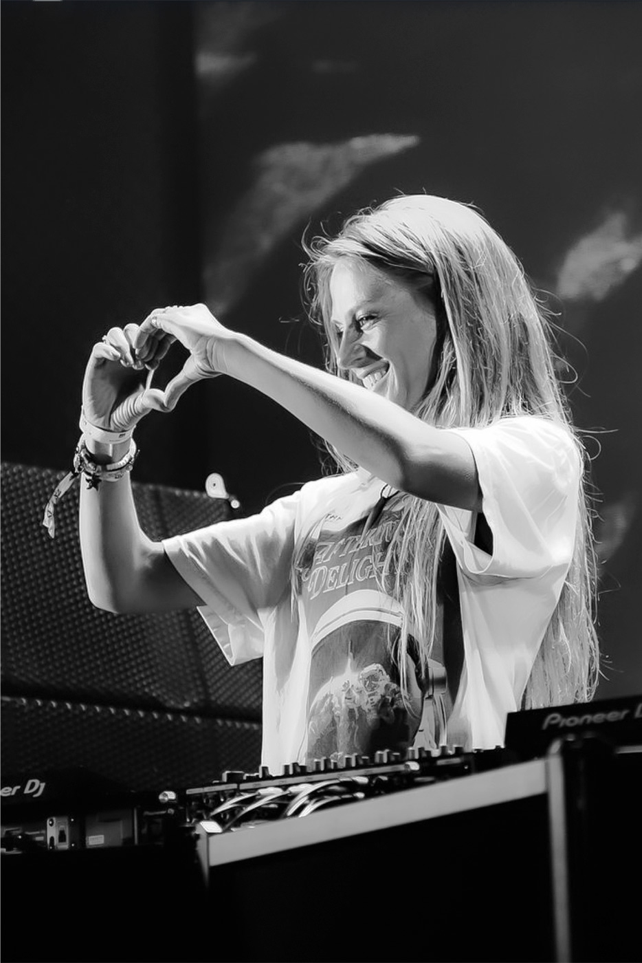 Nora En Pure